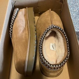 UGG Womens Tasman Size 8 Chestnut
